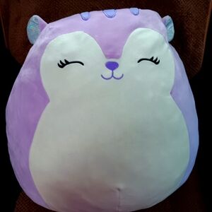 Jumbo 20 in Sydnee Squirrel Squishmallo